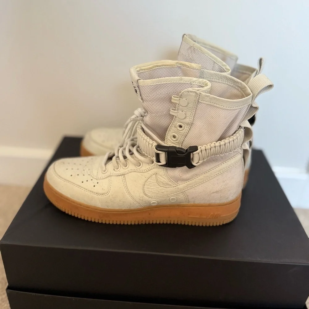 Nike Air Force 1 High-Top Sneakers